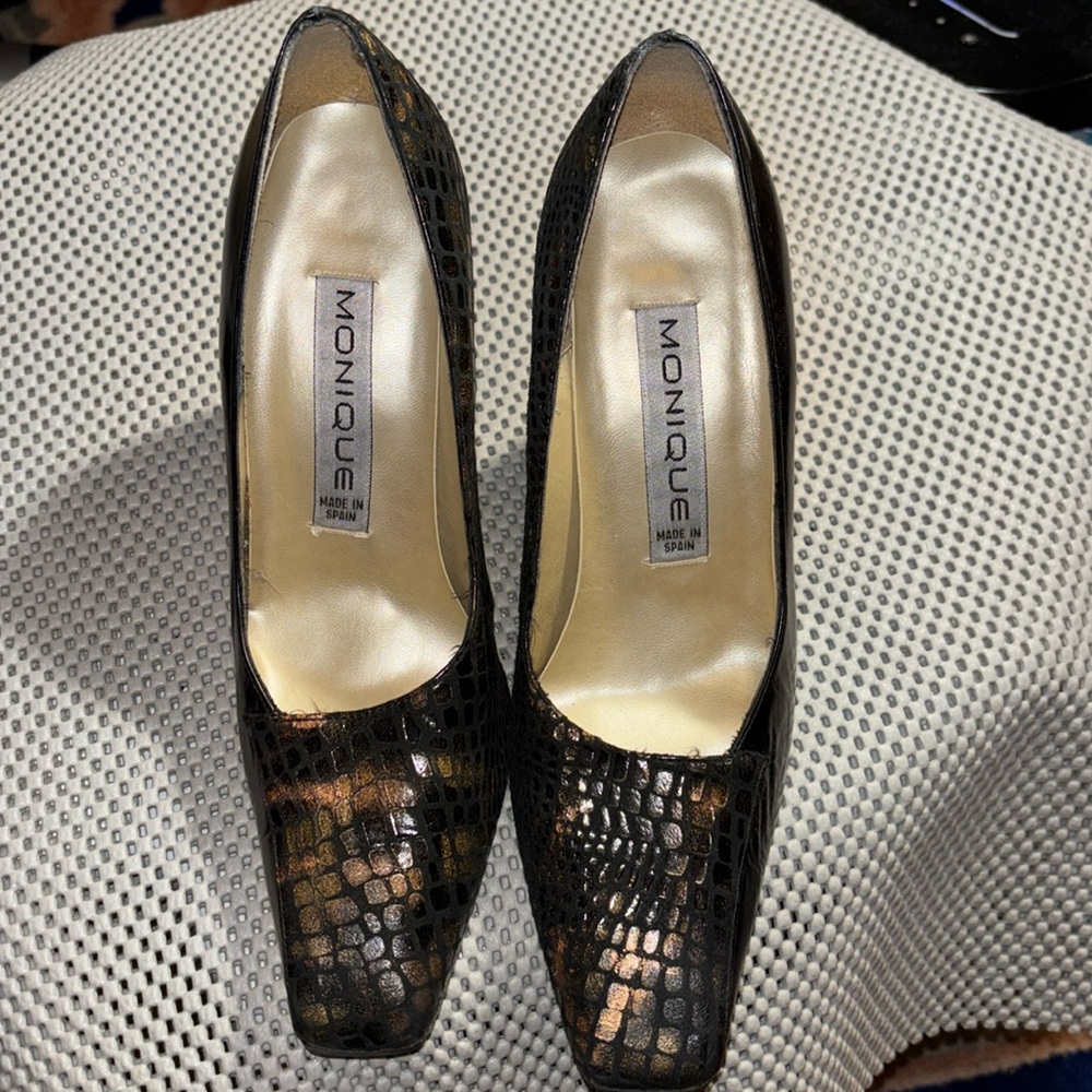 MONIQUE Made In Spain Leather Snake Embossed Heels Size  7M